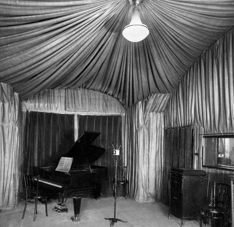 Prvi radijski studio 1926.jpg