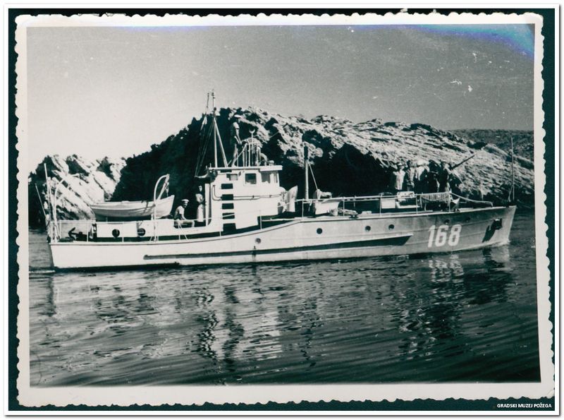 Ratni brod mornarice 168
