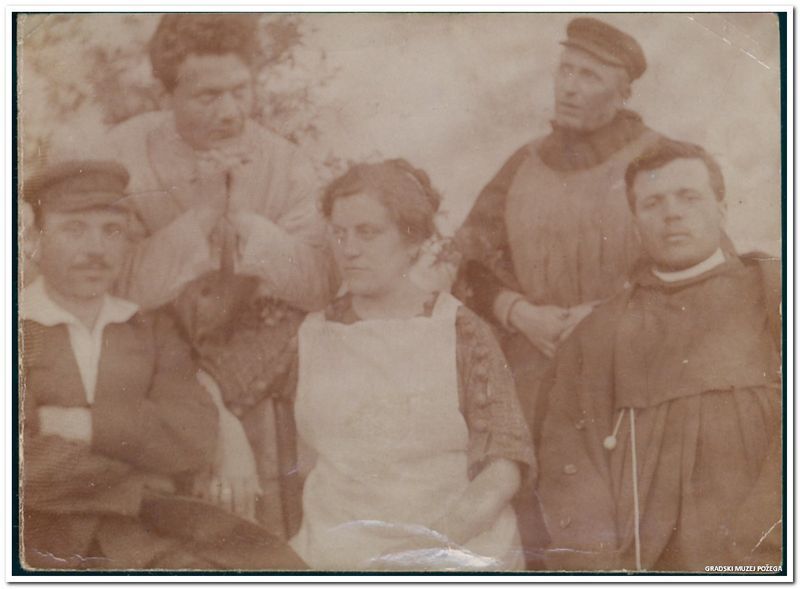 Fotografija grupe ljudi