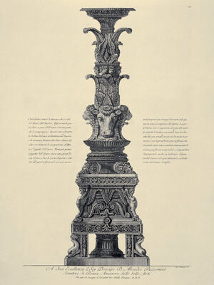 Candelabro antico di marmo che si vede nel Museo dell' Autor