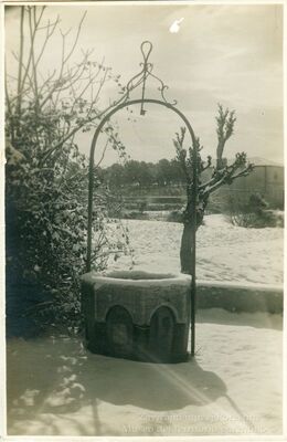 Bunar pokriven snijegom