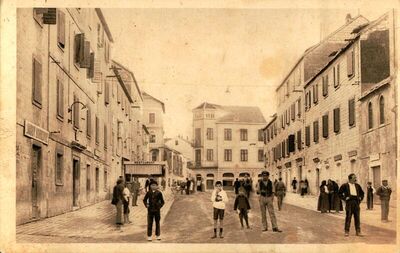 Trg kralja Tomislava (Sinjska pijaca)