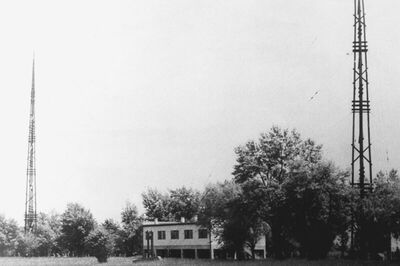 Odašiljač Radio Zagreba 1926. na Savi.jpg