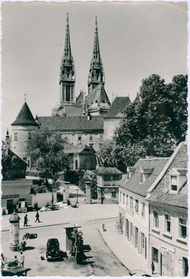 Nadbiskupski dvor