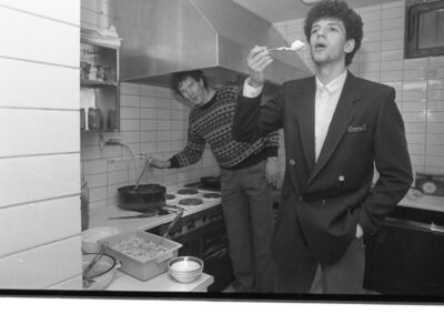 Zagreb, 03.04.1985.,? igrači KK Cibona u kuhinji. Dražen Pet
