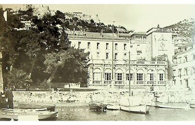 Hvar, Gradska loža i kula-sat