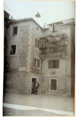 Split, Iza sv. Ivana