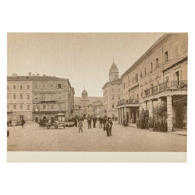 Pogled od luke prema gradskom tornju