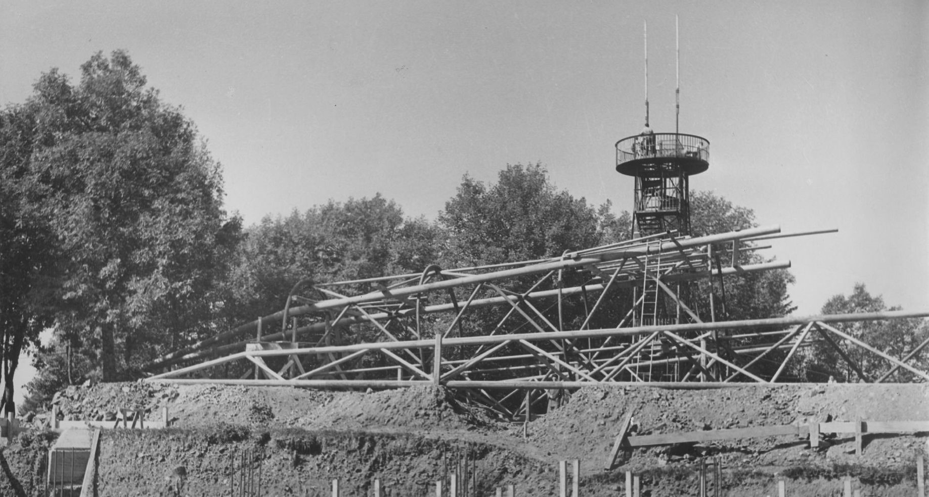 Vladimir Horvat, Medvednica - Gradnja piramide na Sljemenu