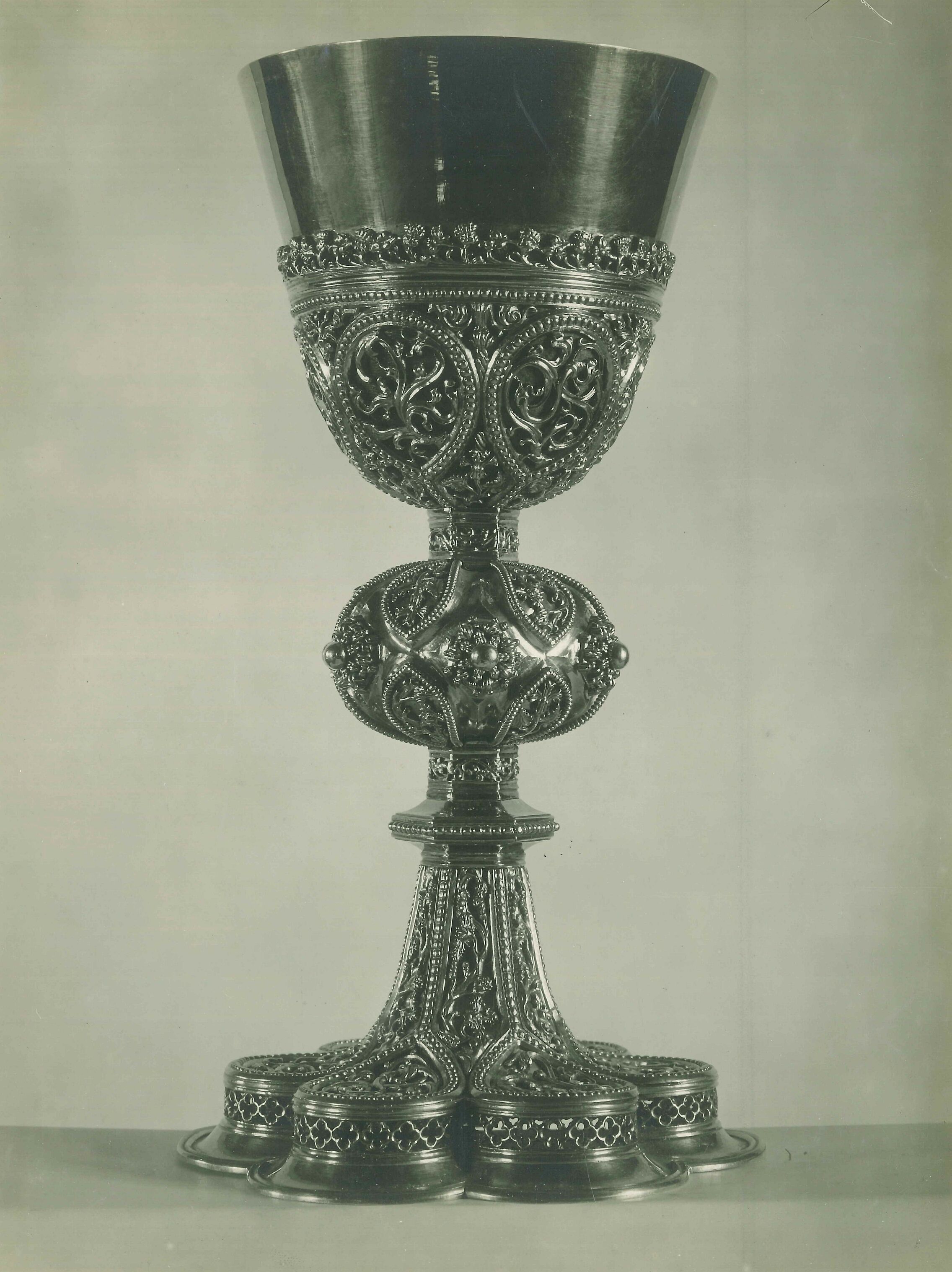 Vladimir Tkalčić, Zagreb - Zagrebačka katedrala - Kalež gotičkih obilježja, I. pol. 16. st.