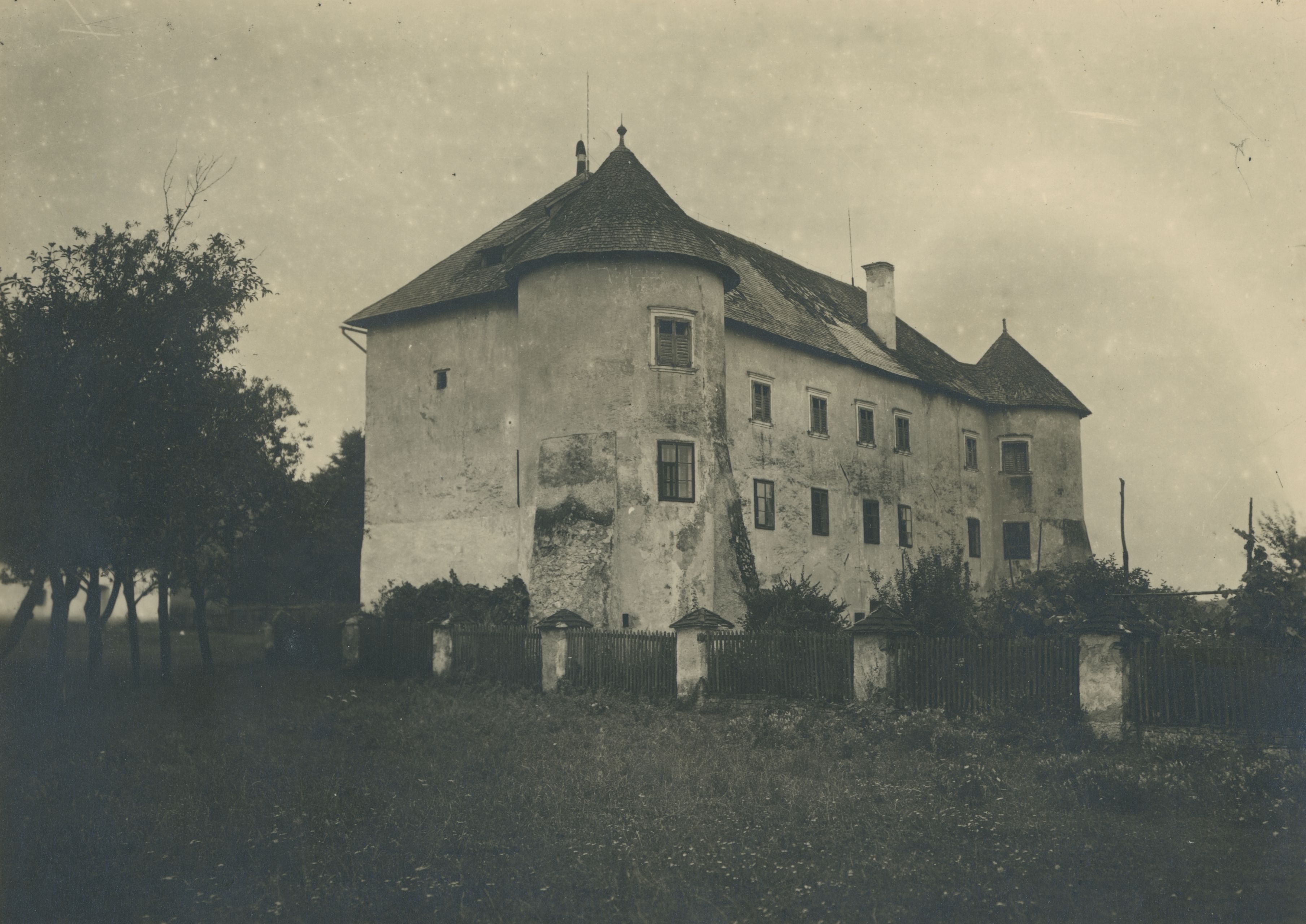 neutvrđen autor, Bela (Novi Marof) - Dvor II