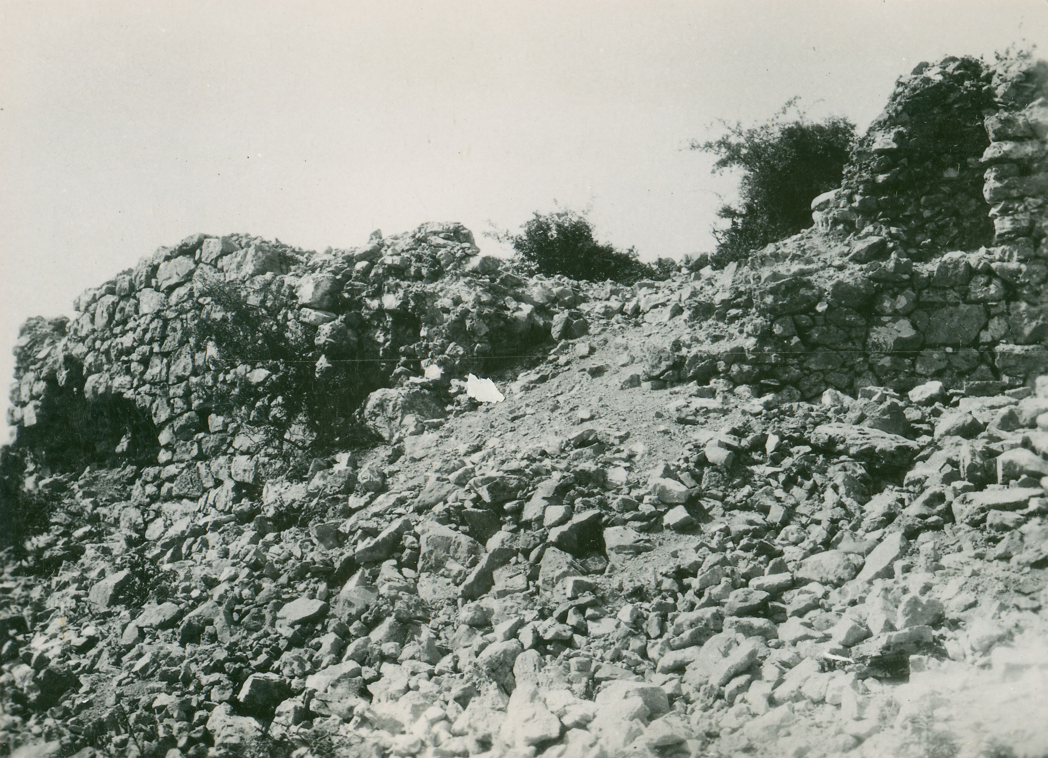 Većeslav Henneberg, Obrovac - Srednjovjekovni grad, detalj
