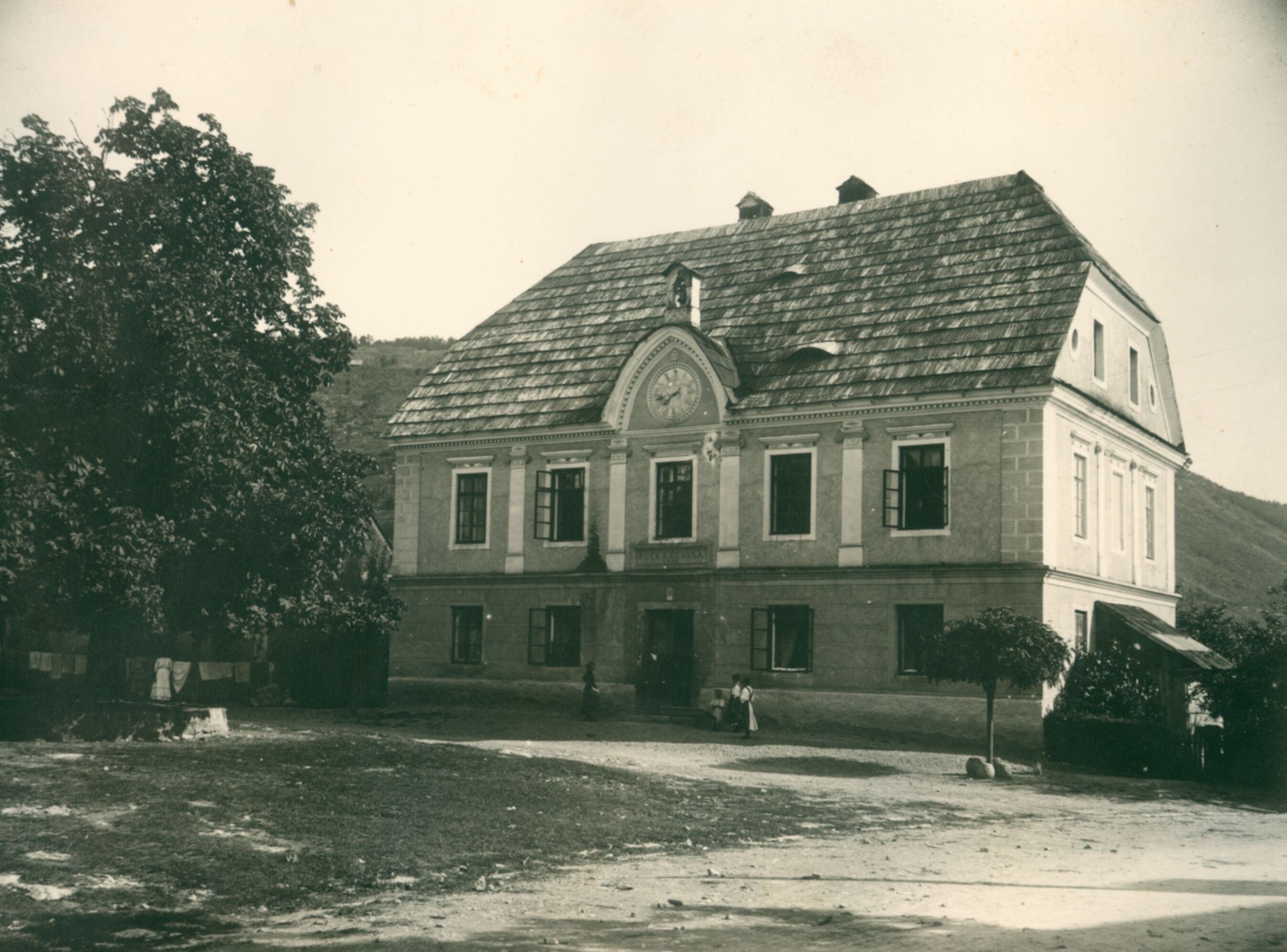 Vaso Margetić, Severin na Kupi – pučka škola