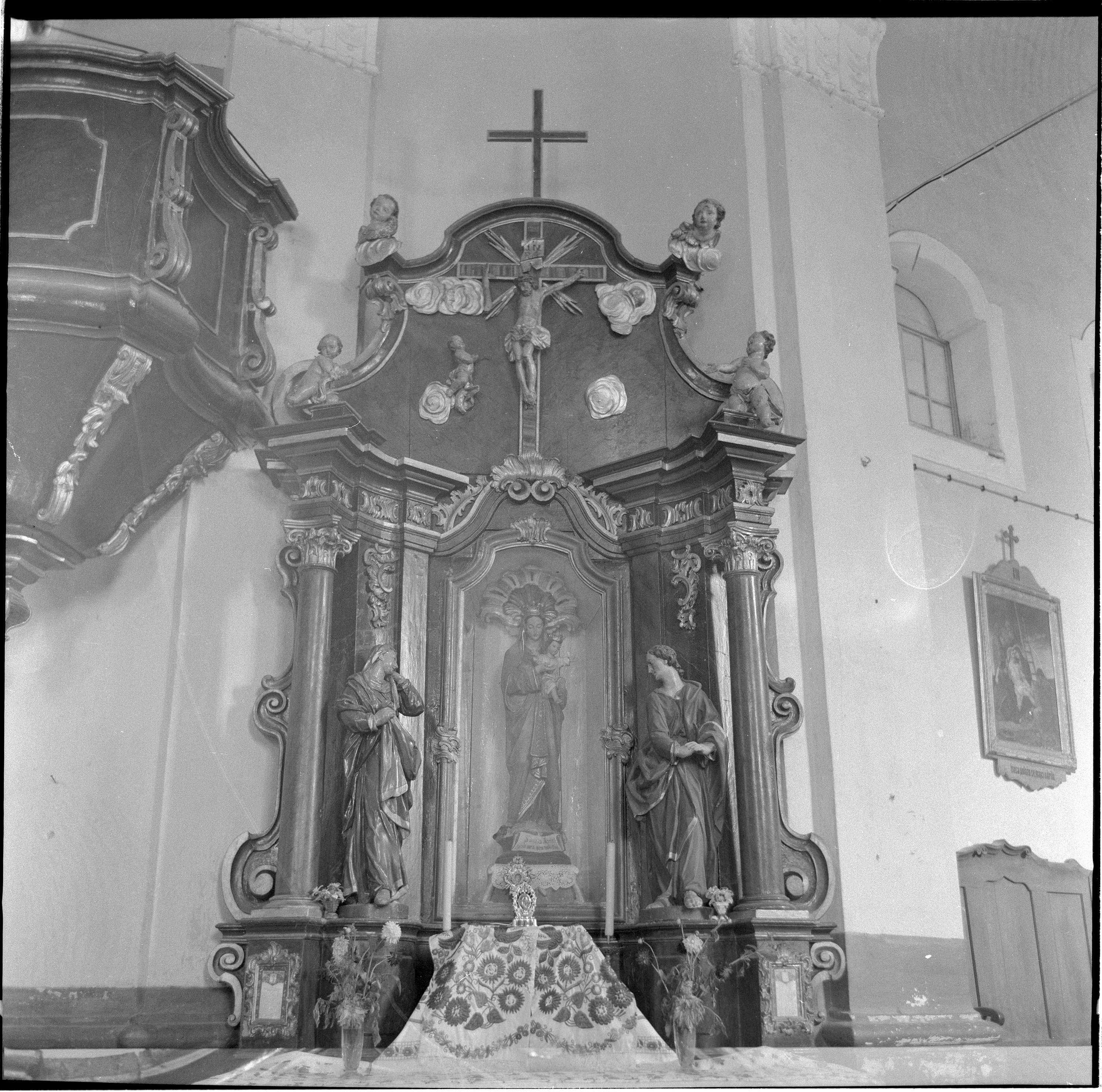 Nino Vranić, Šišinec (Lekenik) - Župna crkva Sv. Marte - Pogled na pokrajnji oltar