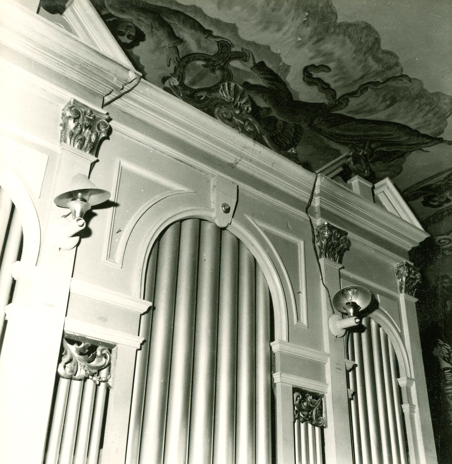 Nino Vranić, Harkanovci (Našice) - Župna crkva Blažene Djevice Marije - Detalj prospekta - gornji dio desnog polja