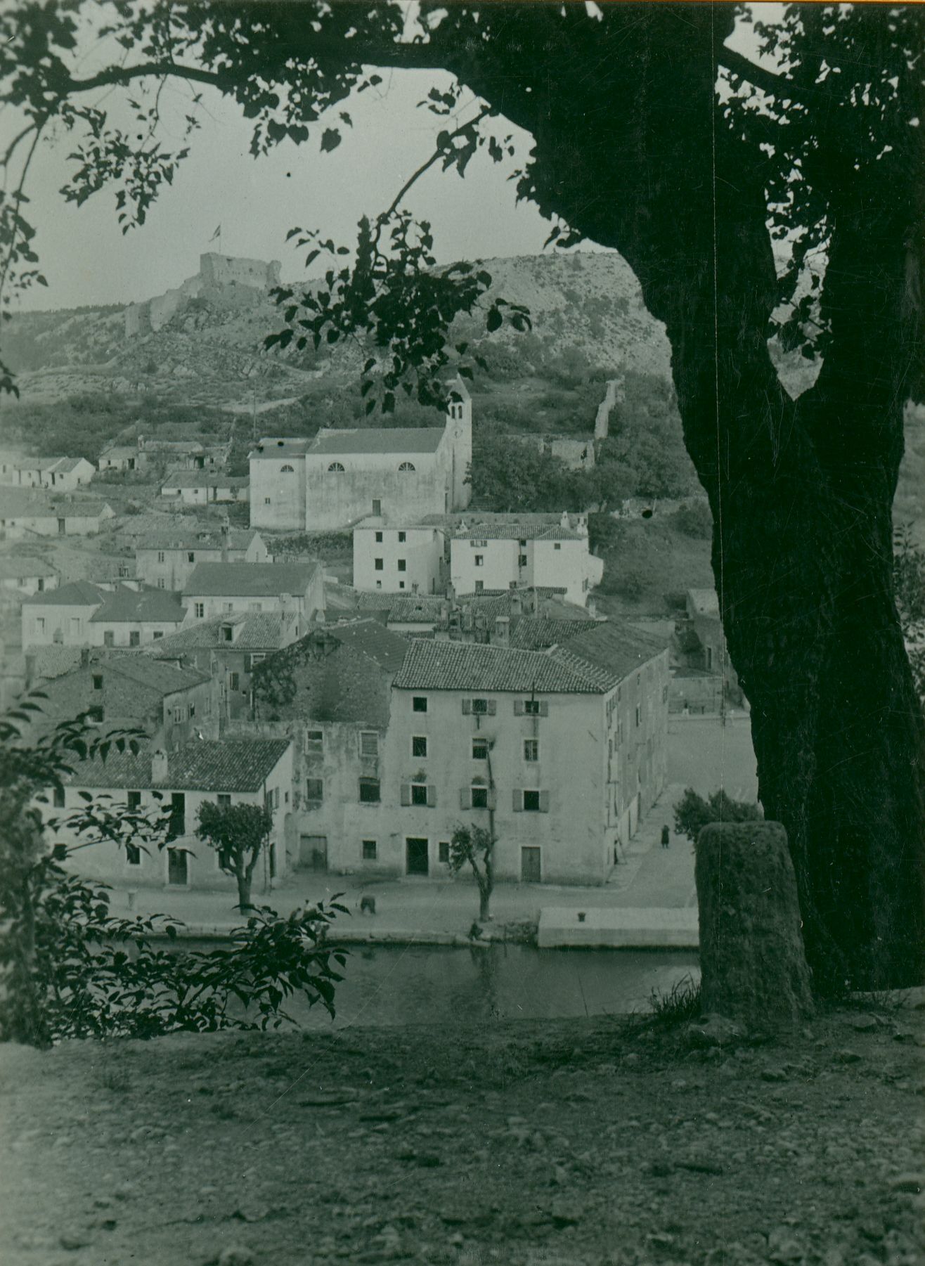 Većeslav Henneberg, Obrovac - Veduta mjesta sa Zrmanjom, pogled s ceste