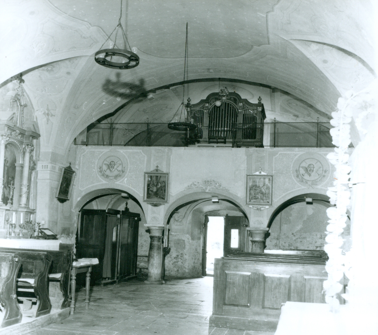 Nino Vranić, Jastrebarsko (Jastrebarsko) - Franjevački samostan - Smještaj u prostoru