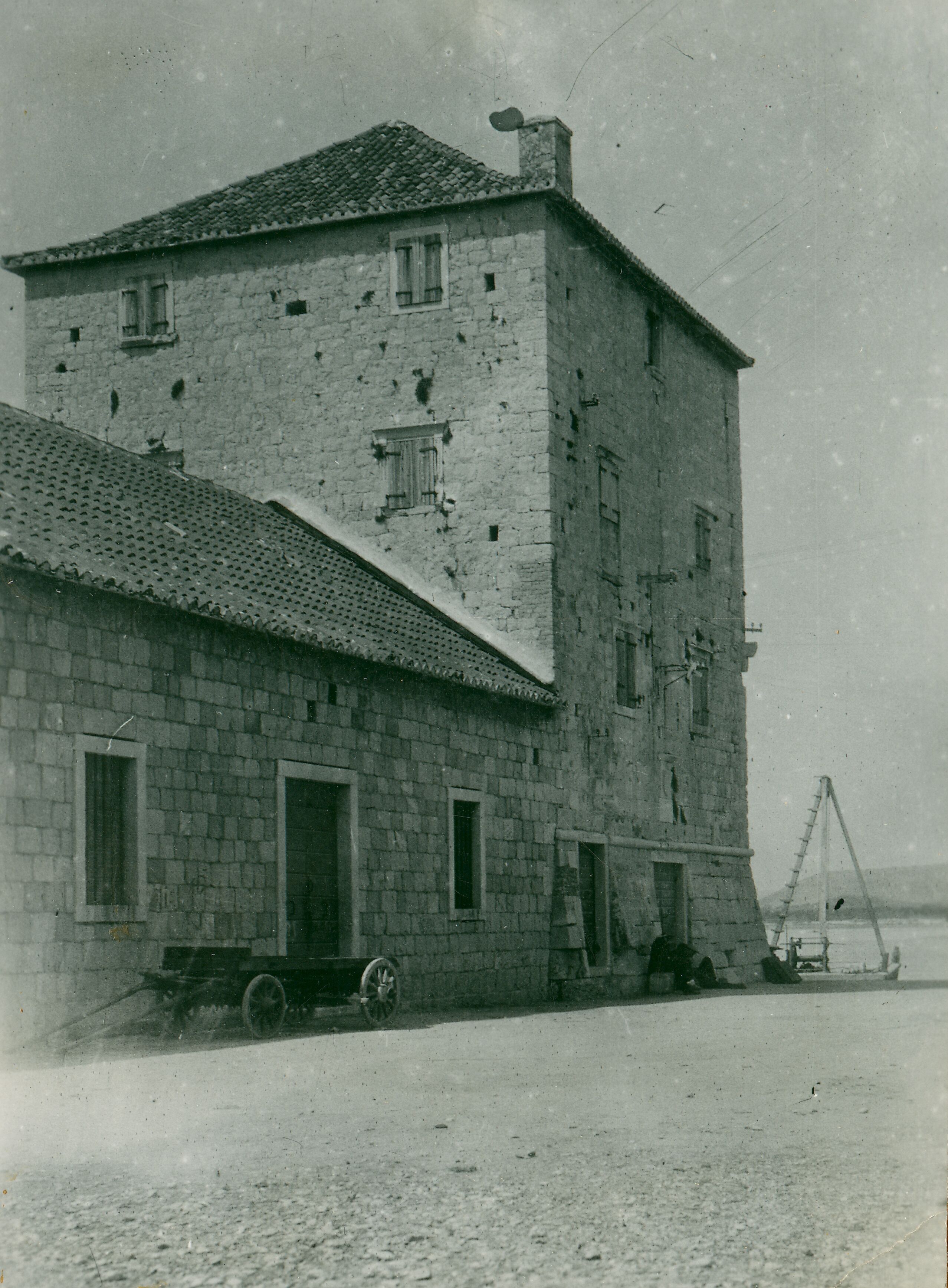 Većeslav Henneberg, Kaštel Novi - Kaštel Ćipiko