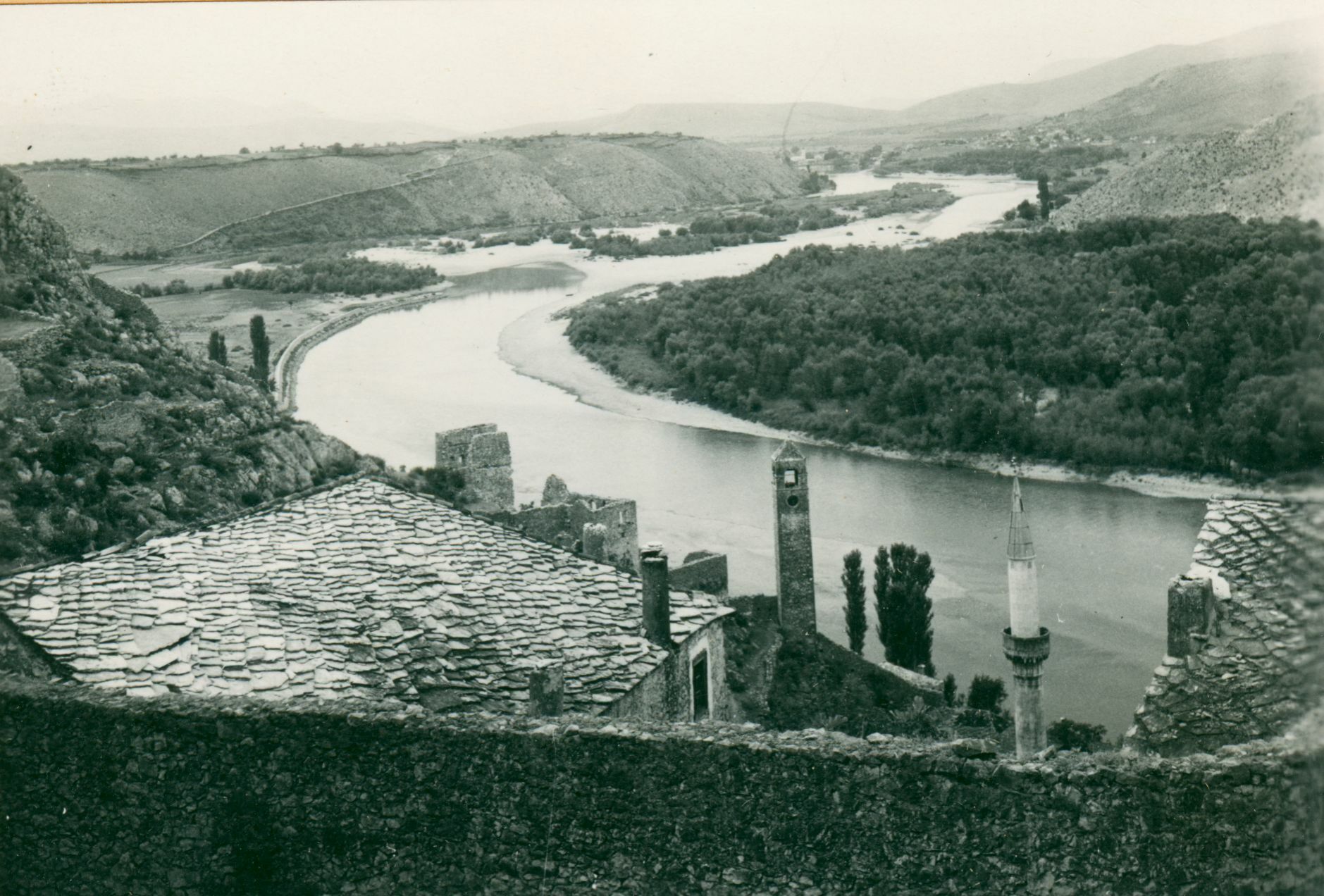 Većeslav Henneberg, Počitelj - Veduta s krovovima sa škriljama