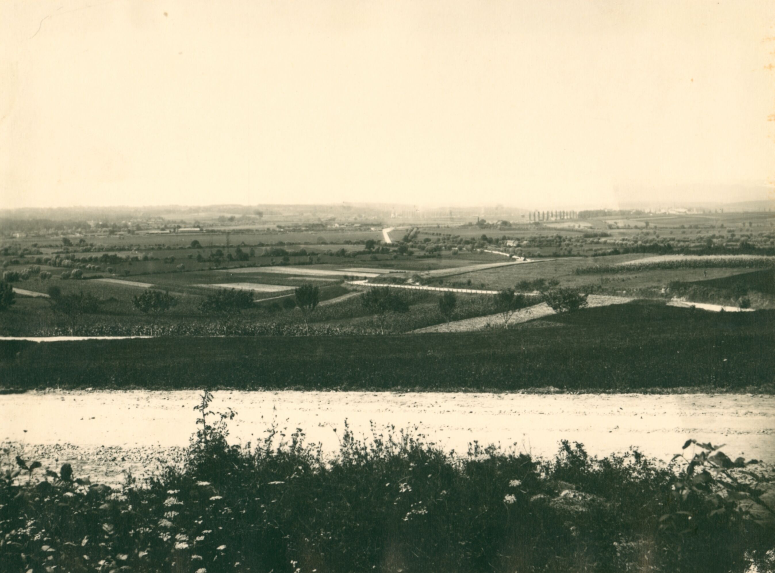 Dragutin Inchiostri (?), Vaganj (Ruma) – panorama sa cestom u krajoliku