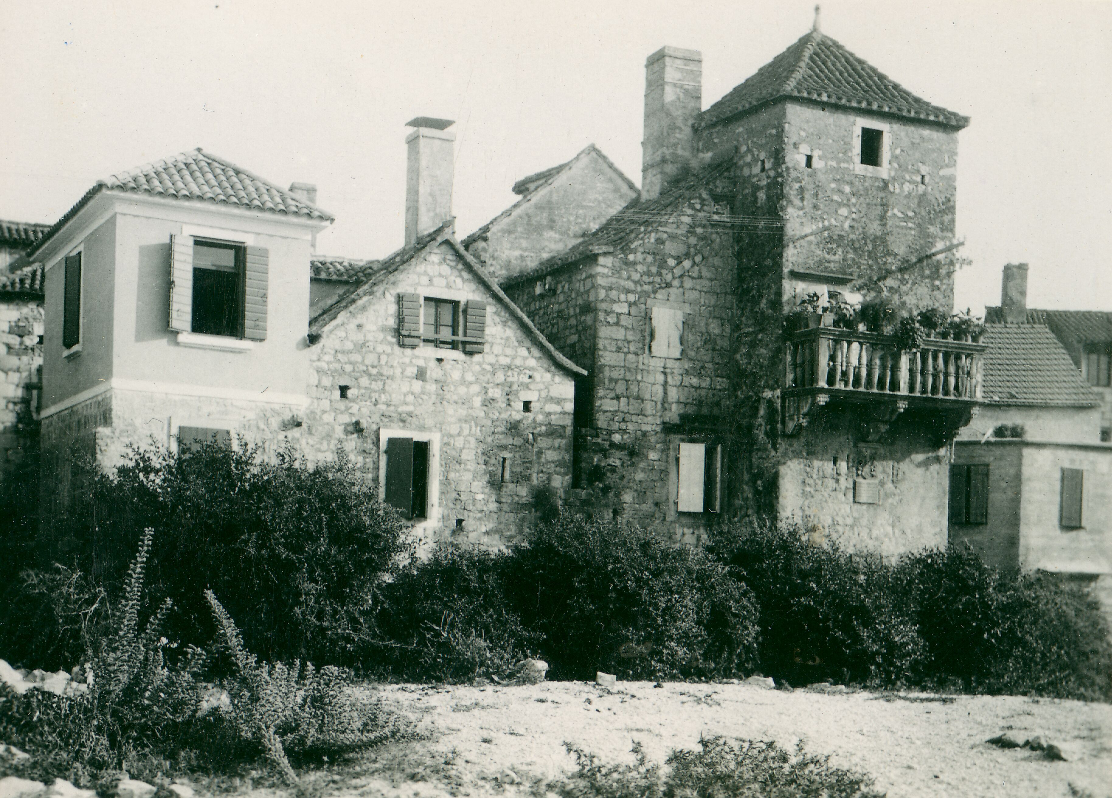 Većeslav Henneberg, Kaštel Štafilić - Kaštel Stafileo