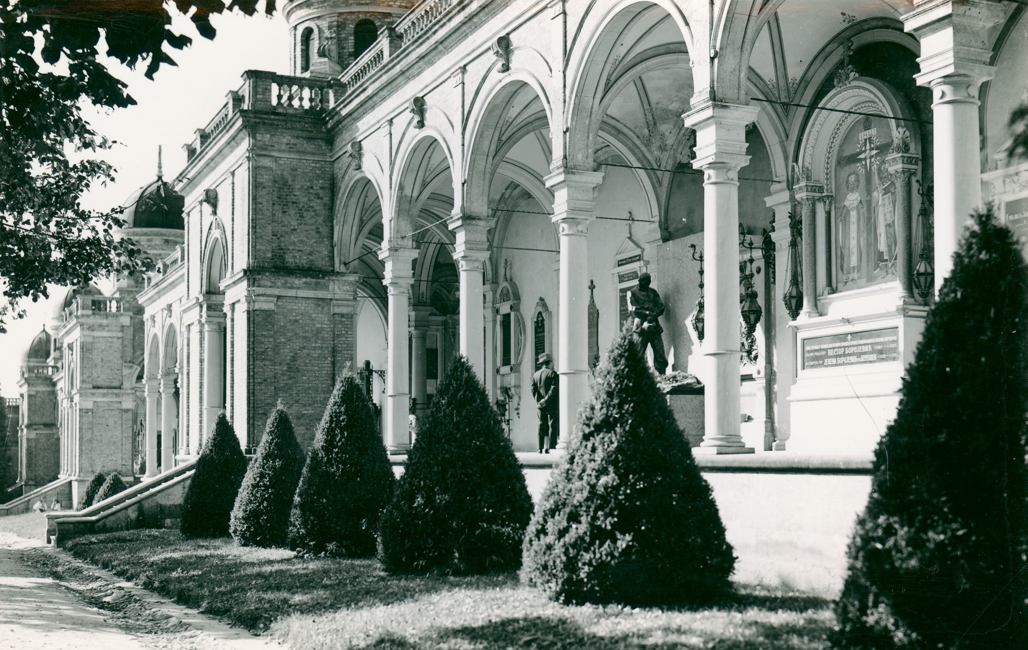 Vladimir Horvat, Zagreb (Mirogoj) - Arkade s grobom Mallina