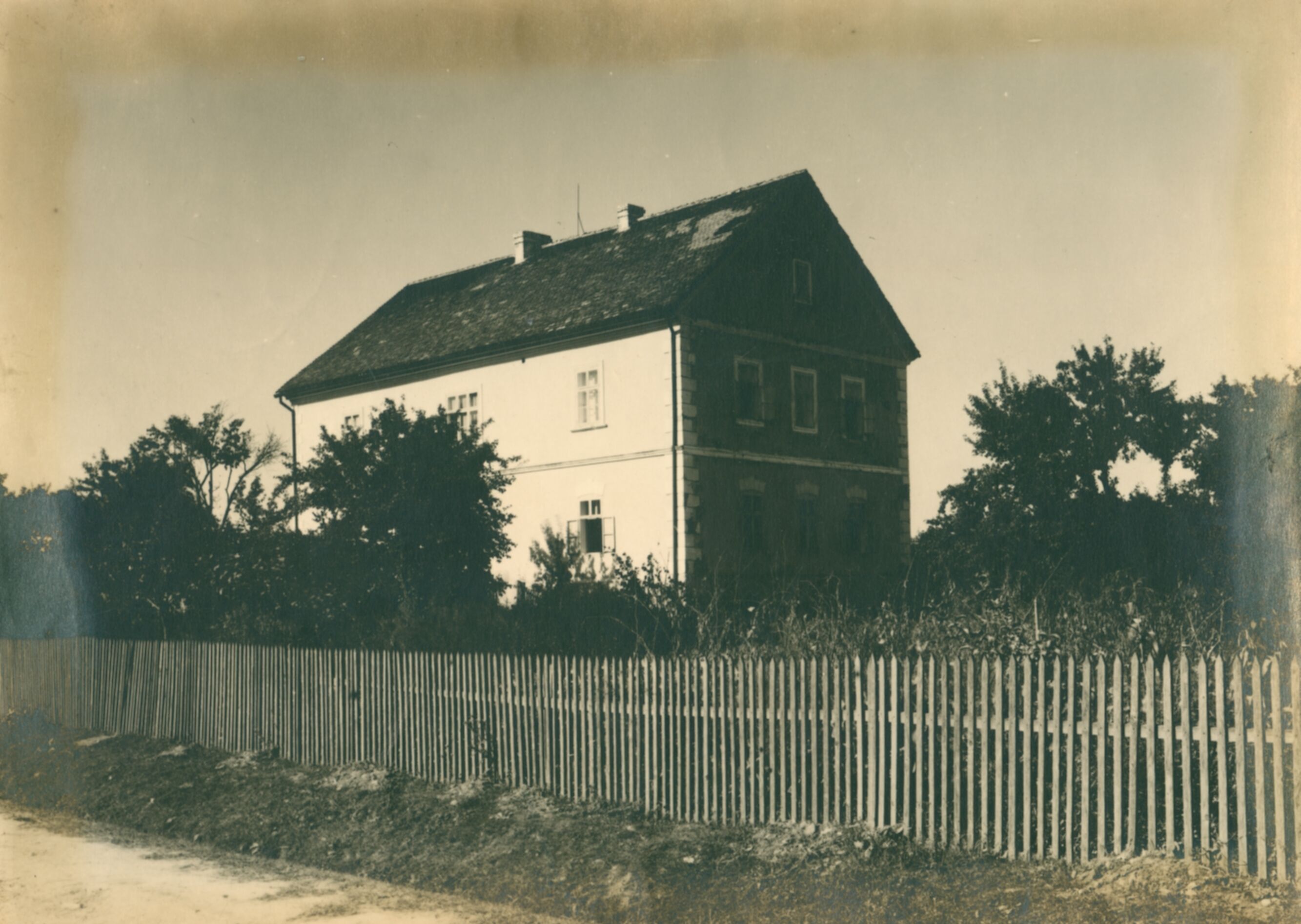 Vaso Margetić, Lešće – škola, pučka