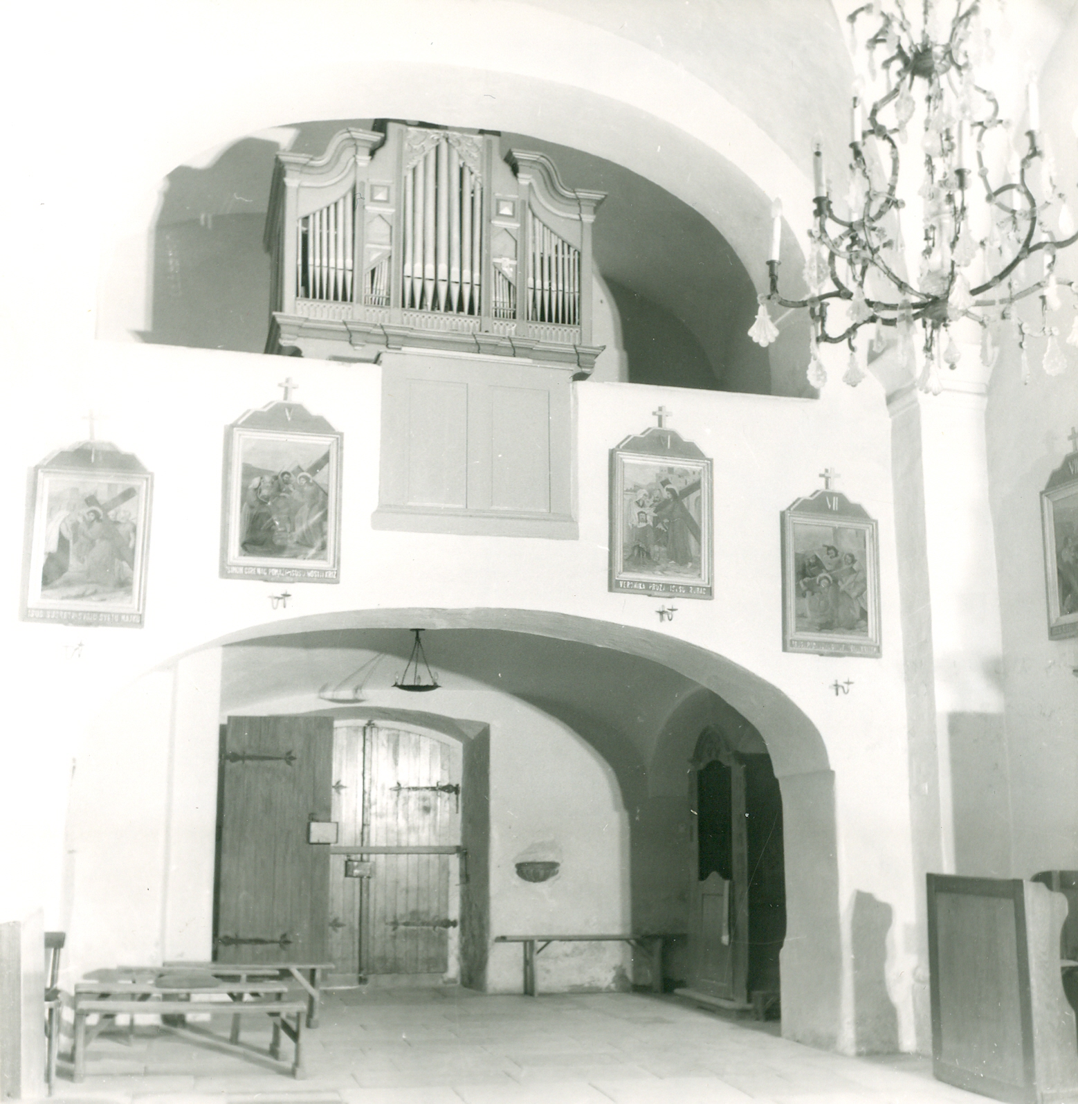 Nino Vranić, Kneginec (Varaždin) - Župna crkva Sv. Marije Magdalene - Smještaj u prostoru