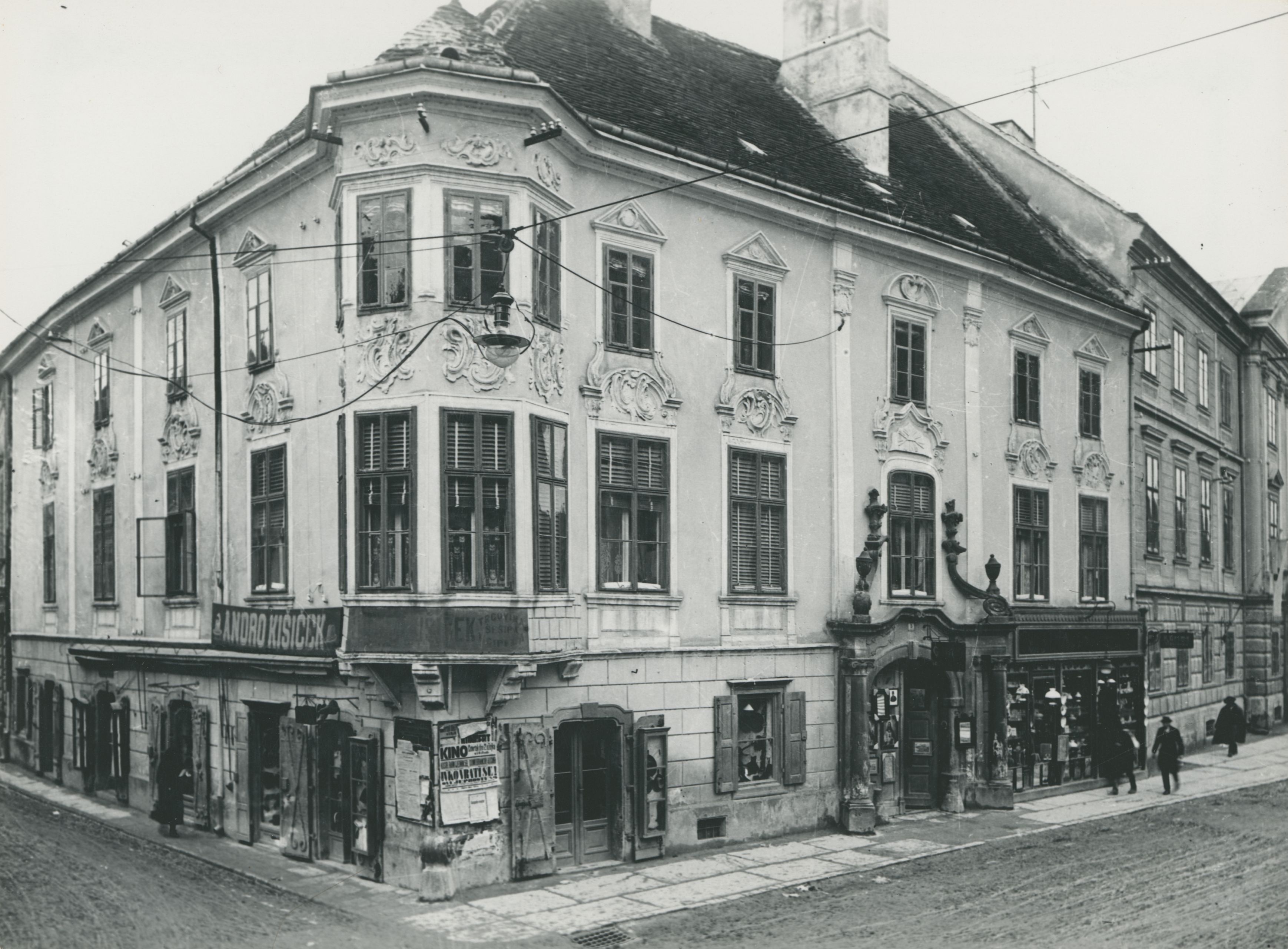 Gjuro Szabo, Varaždin - Palača Patačić, vanjština