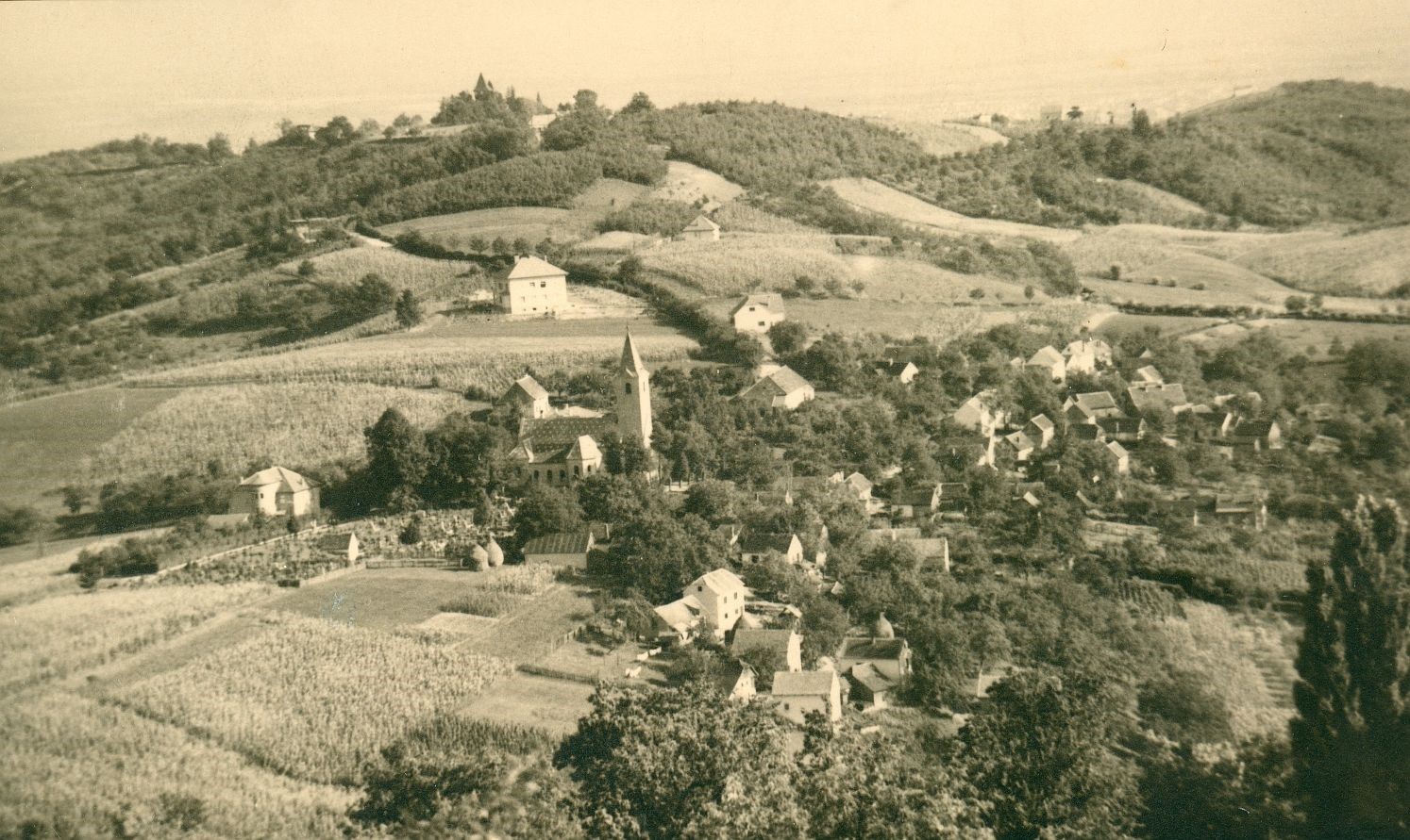 Vladimir Horvat, Šestine - Panorama sela sa župnom crkvom