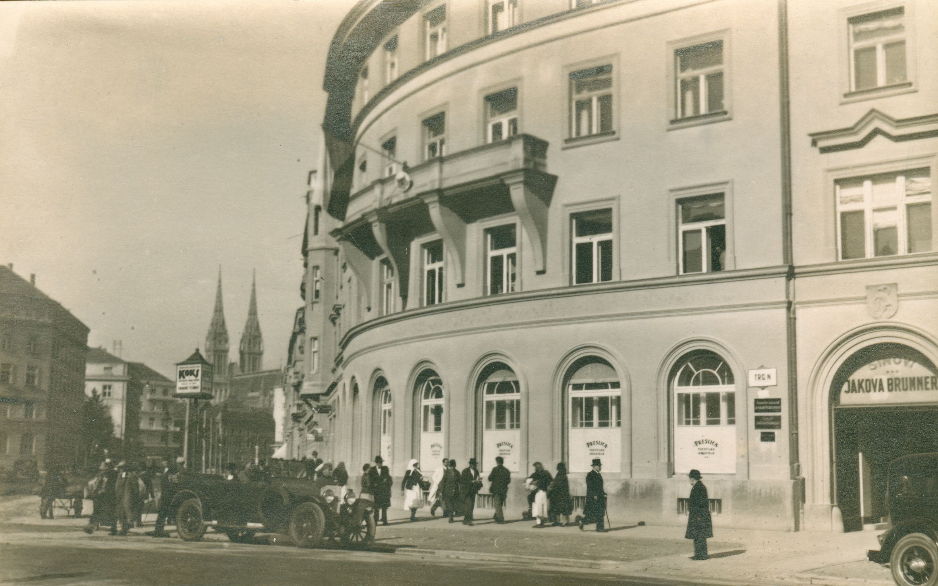 Vladimir Horvat, Zagreb - Zgrada u ulici Franje Račkoga