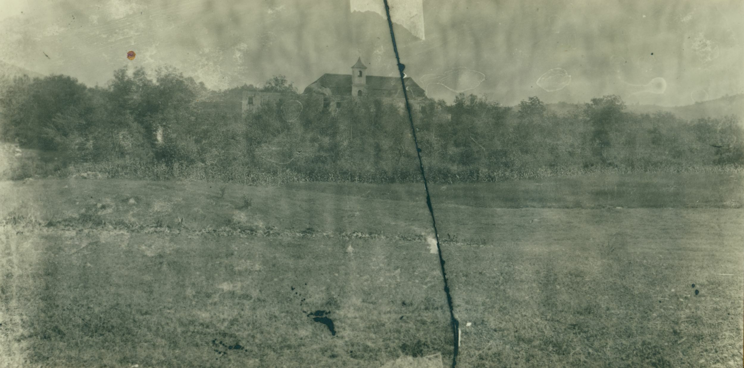Emil Laszowski, Brlog na Kupi - Dvor Delišimunovića iz 17. st. - opća situacija izdaleka