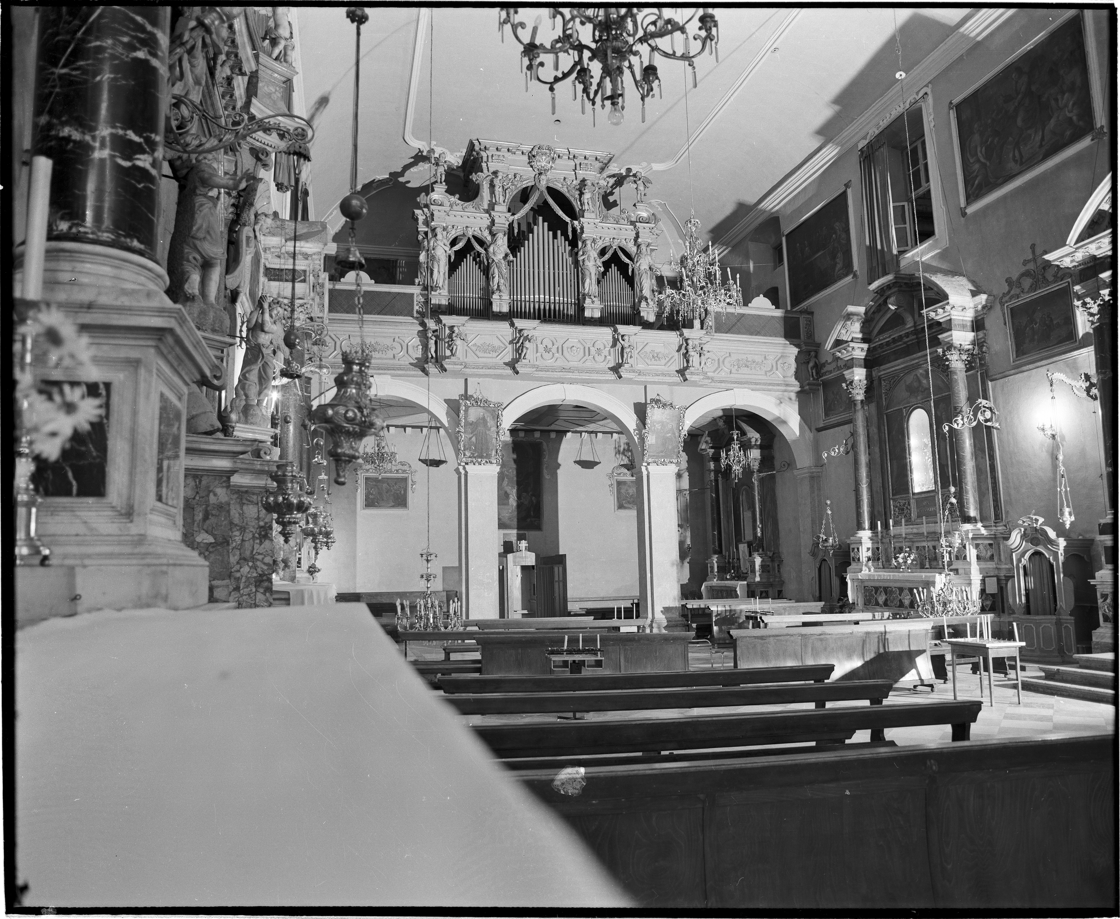 Nino Vranić, Dubrovnik (Dubrovnik) - Crkva franjevačkog samostana Male Braće - Smještaj u prostoru