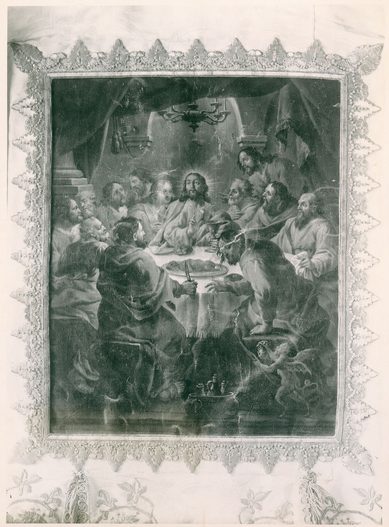 Vladimir Tkalčić, Zagreb - Zagrebačka katedrala - Zastava, detalj: prikaz Posljednje večere, obrubljen vezivom