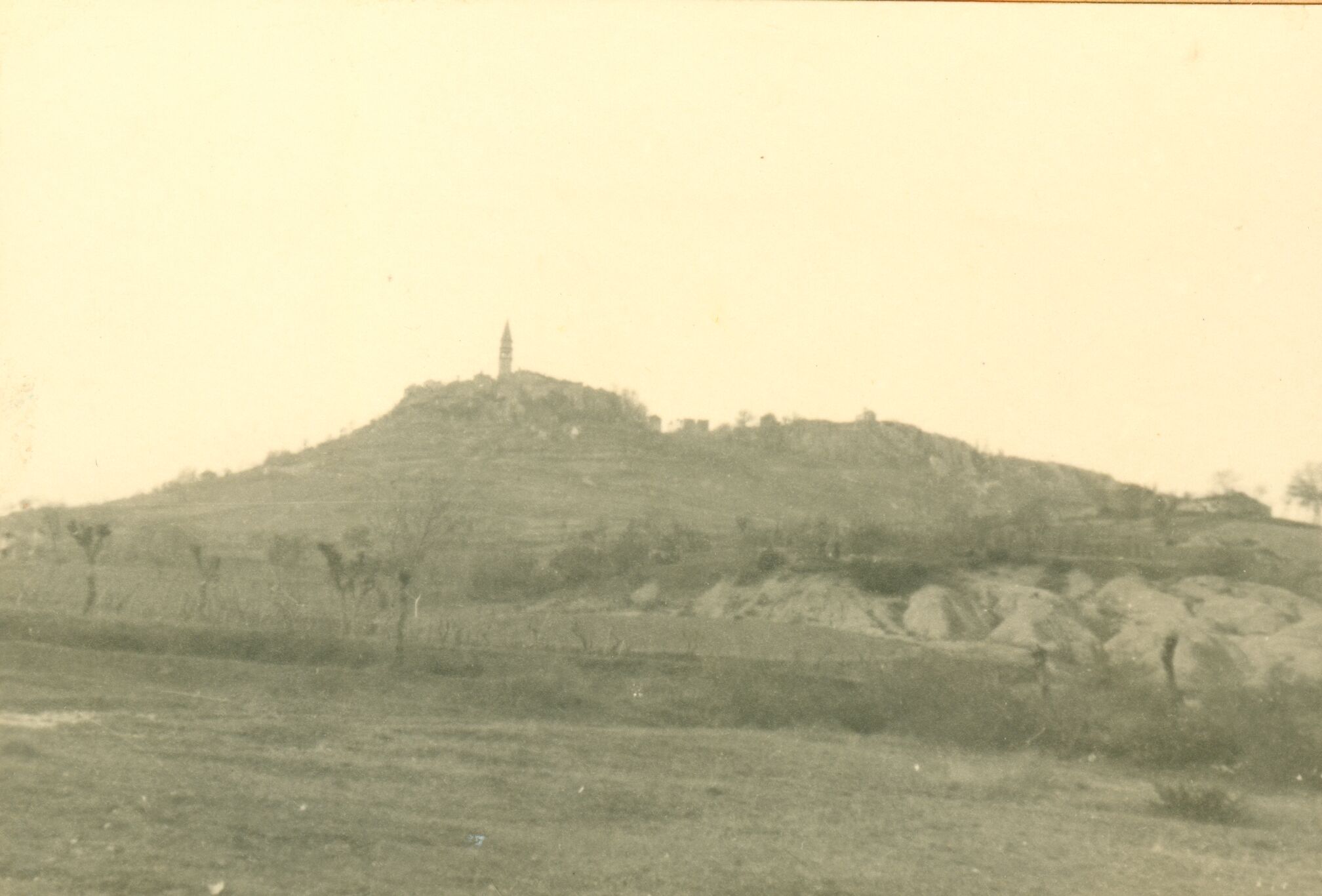 Branko Fučić, Pićan, panorama s istoka