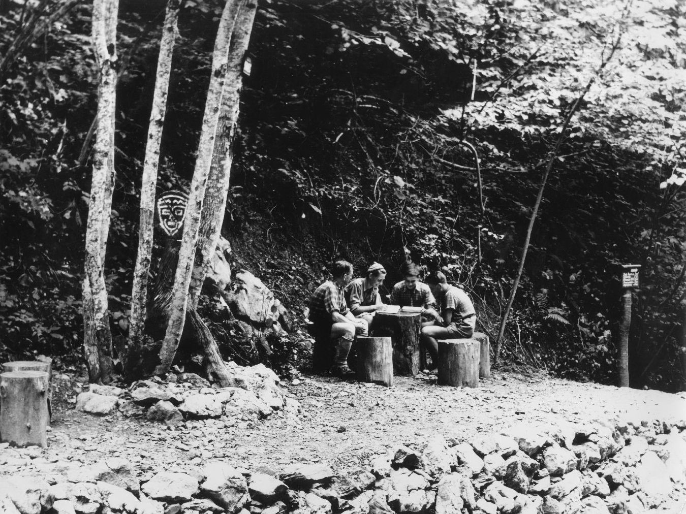 Vladimir Horvat, Medvednica - Vladimir Horvat sa suradnicima na Srnecu