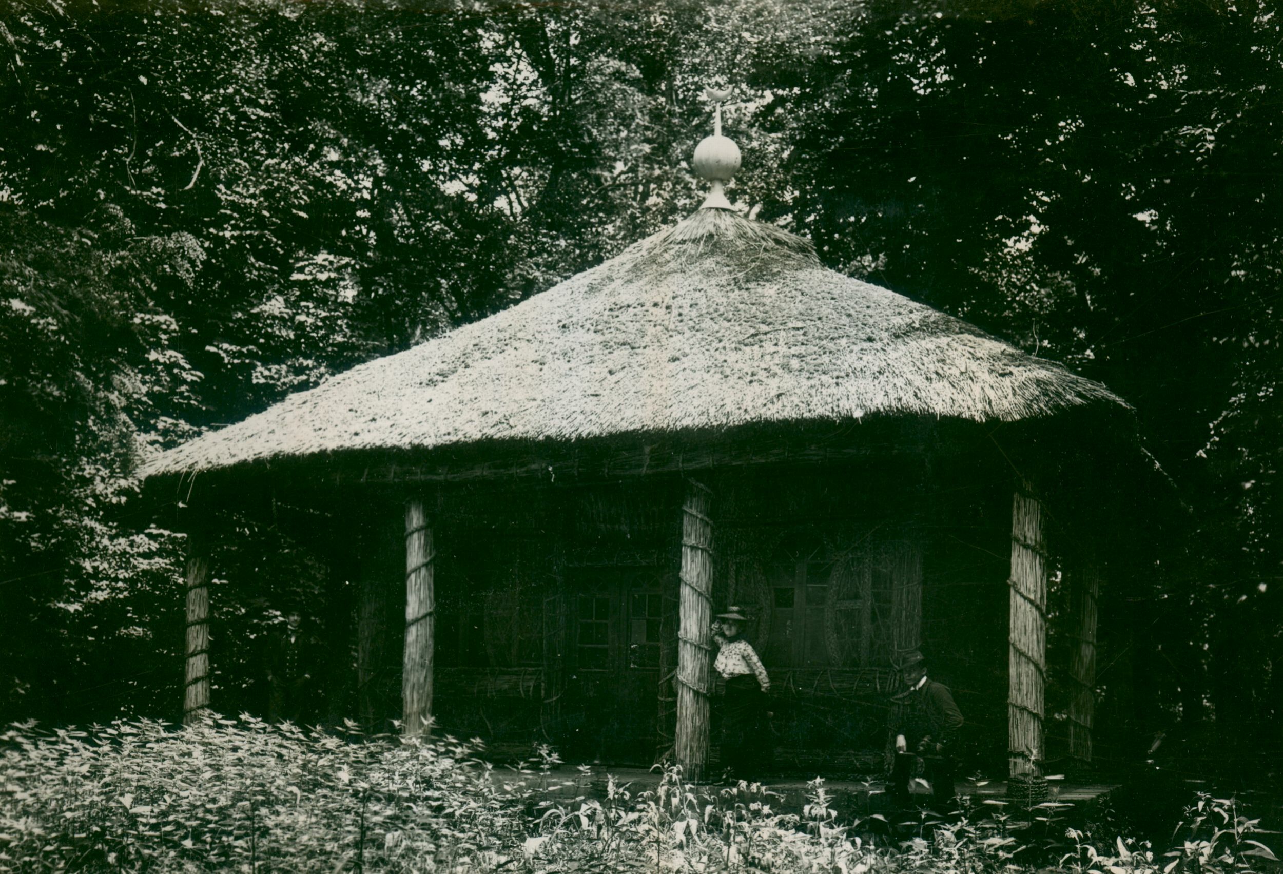 Josip Brunšmid, Đakovo, japanski paviljon u parku