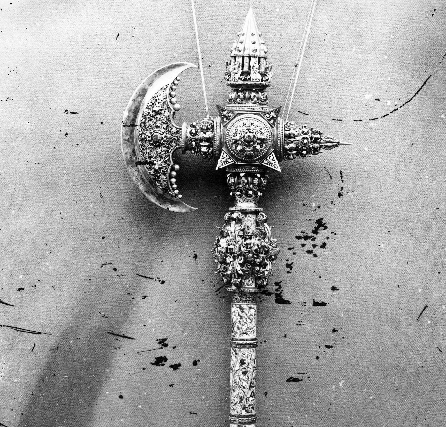 Ivan Standl, Zagreb - Zagrebačka katedrala - Obredna sjekira