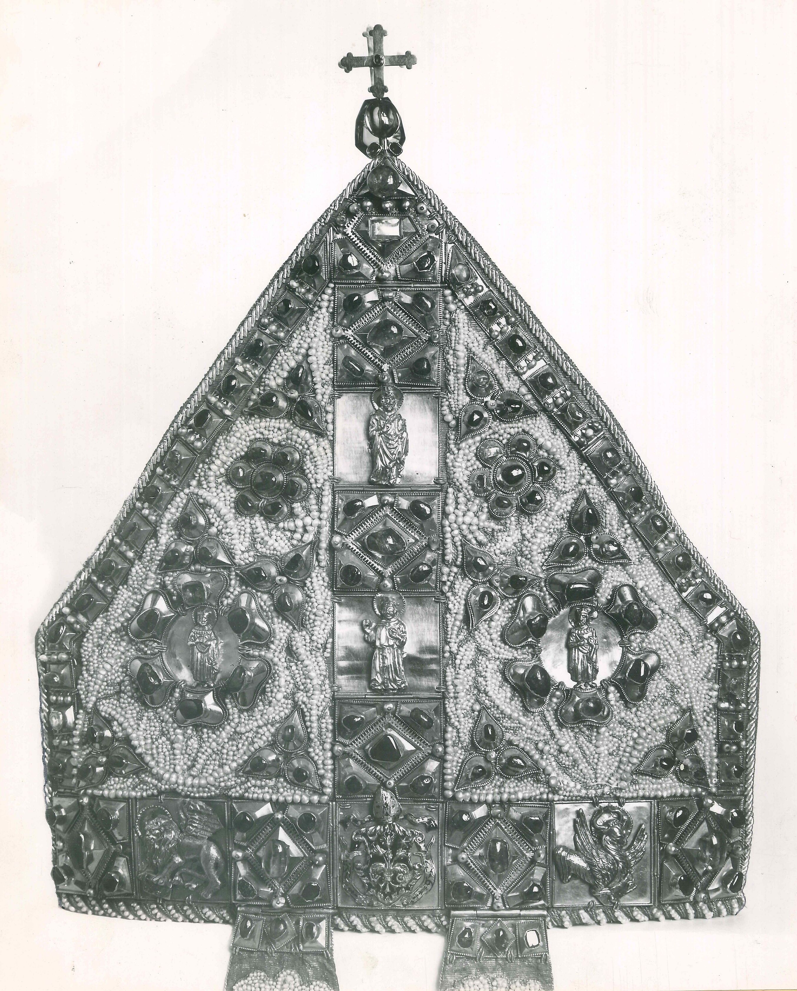 Vladimir Tkalčić, Zagreb - Zagrebačka katedrala - Mitra zagrebačkog biskupa Wolfganga de Gyulaya (1548.-1550.)