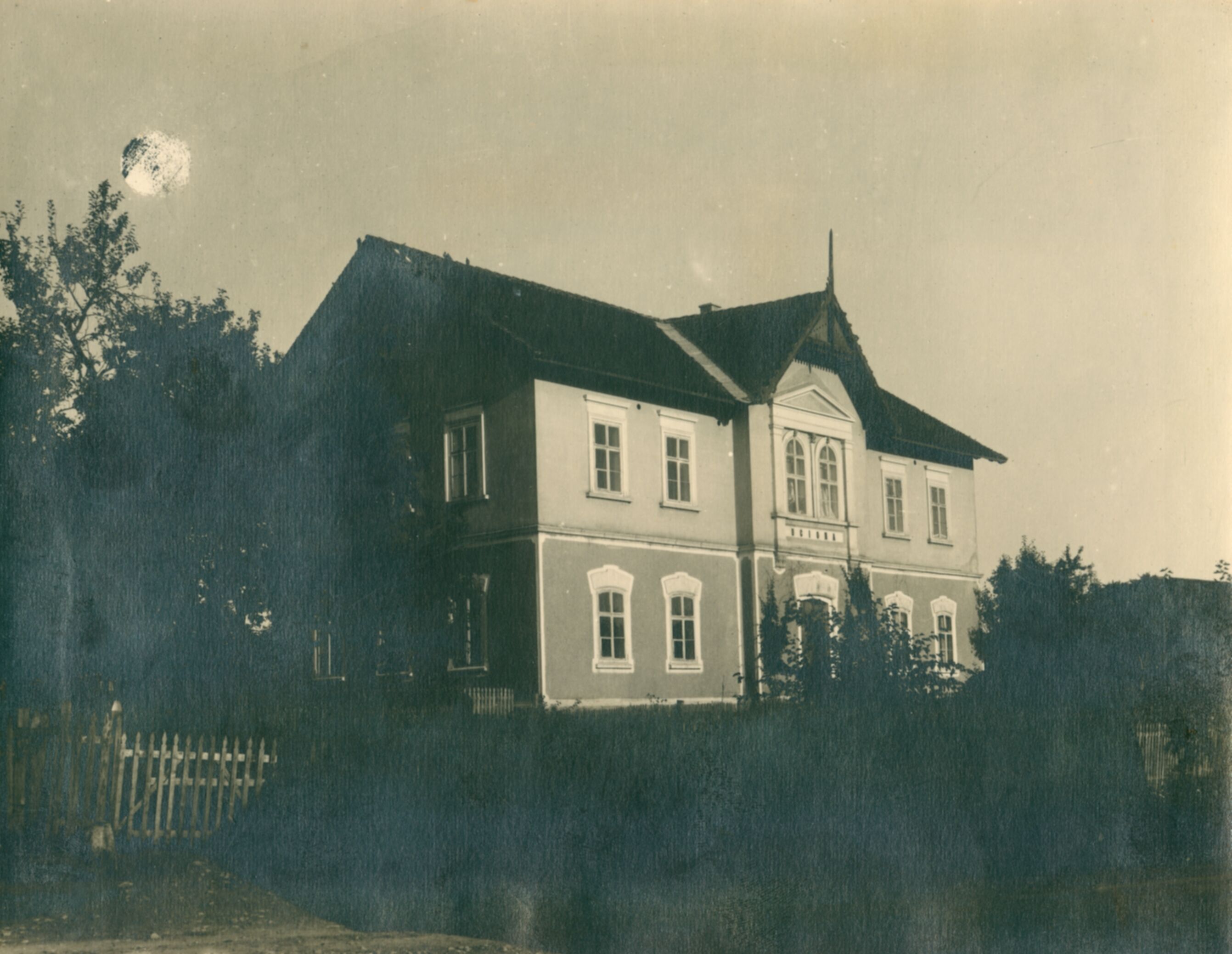 Vaso Margetić (?), Drežnik – pučka škola, tipska u to vrijeme