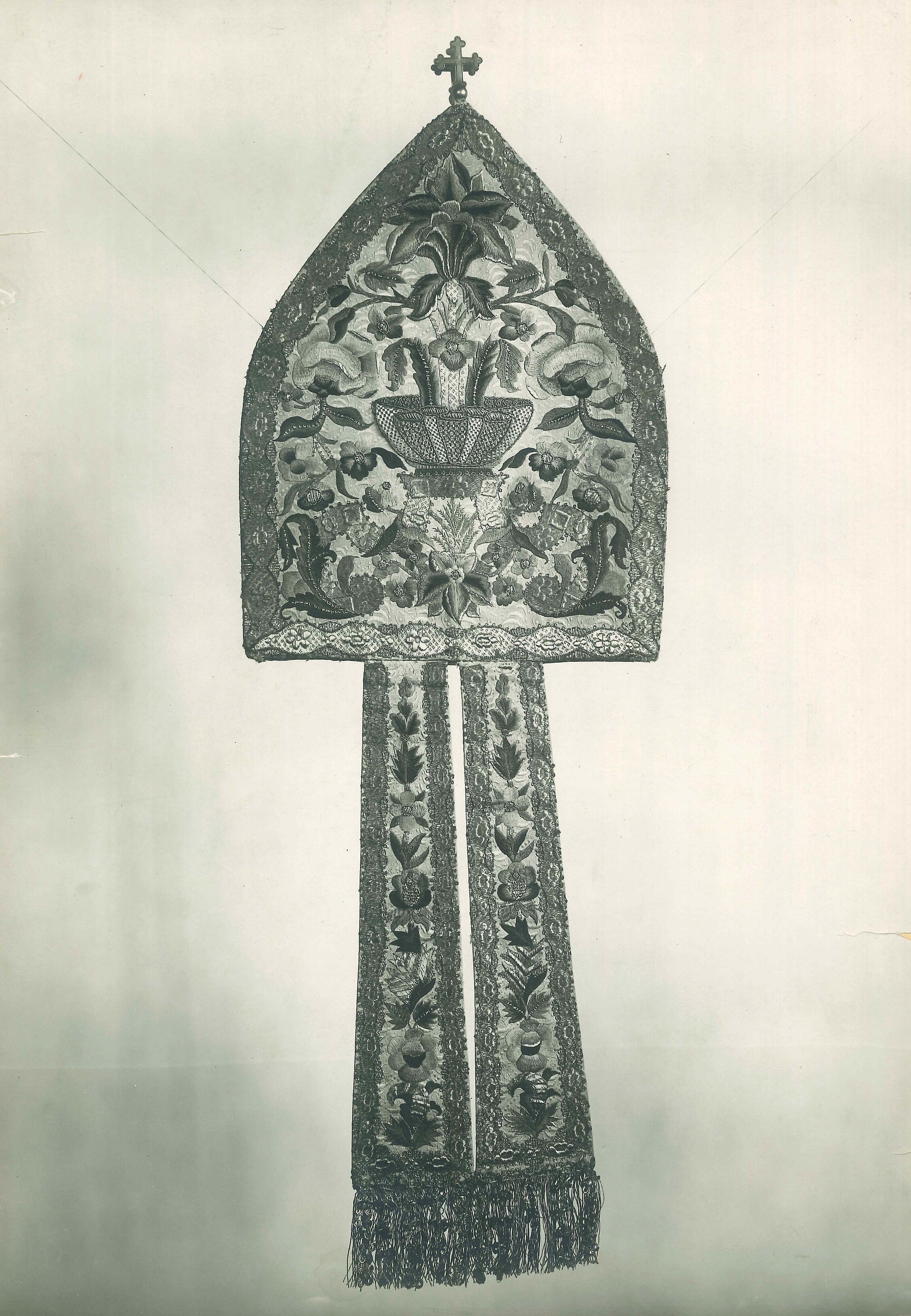 Vladimir Tkalčić, Zagreb - Zagrebačka katedrala - Mitra; konac 18. stoljeća