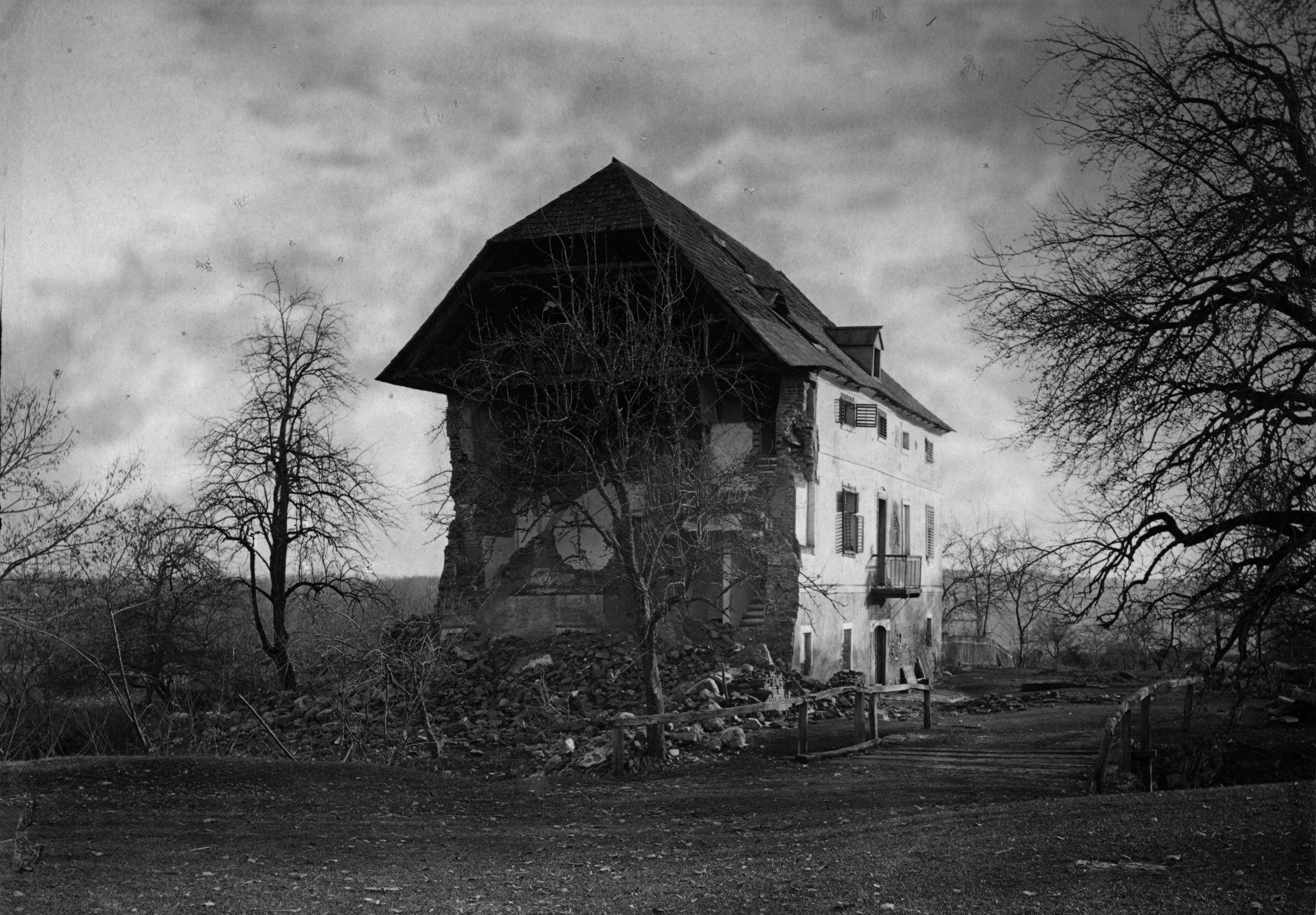 Ivan Standl, Donja Zelina, dvorac Domjanić Barać, vanjština, preostali dio nakon potresa