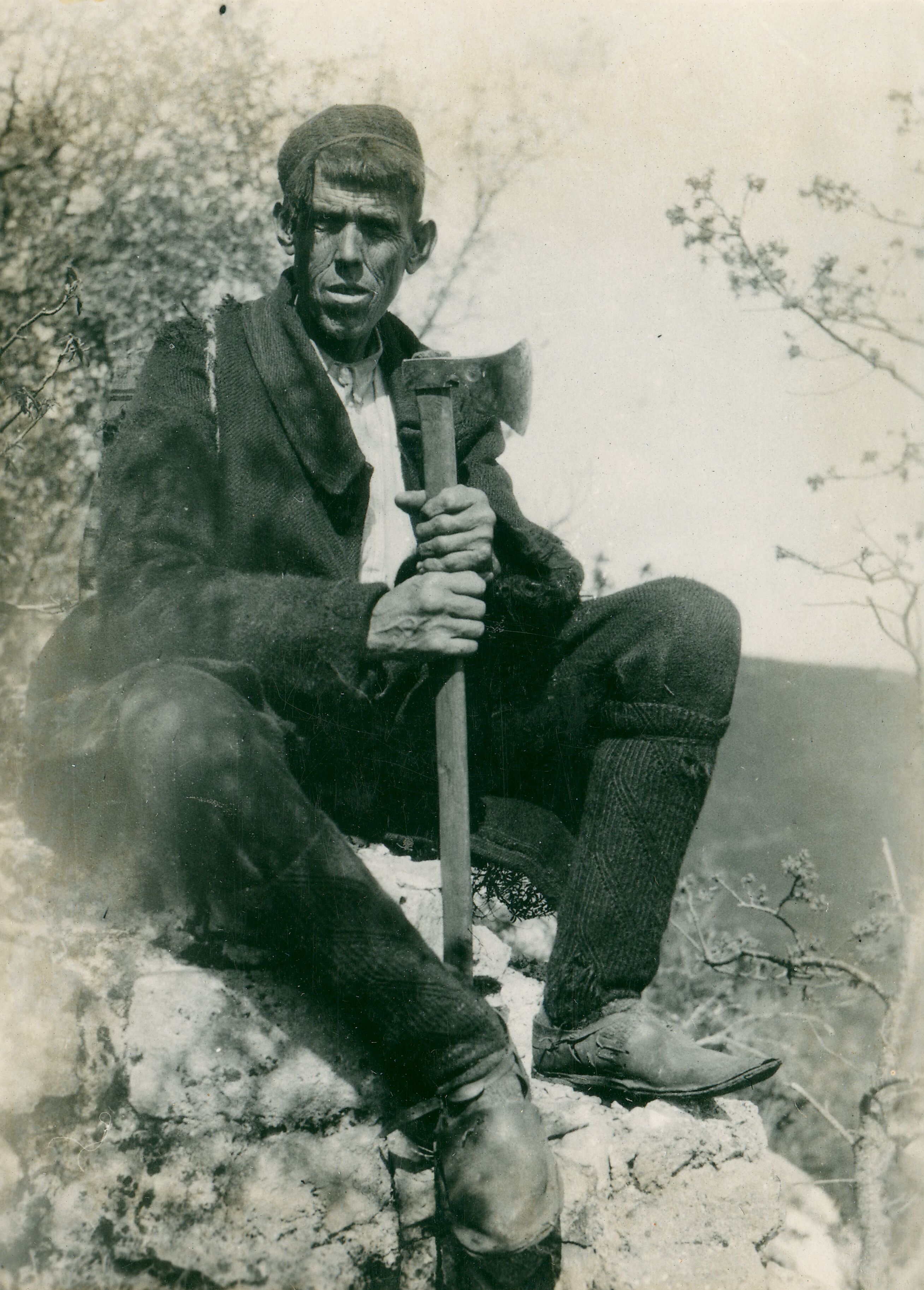 Većeslav Henneberg, Komić (Udbina) - Portret Ličanina sa sjekirom