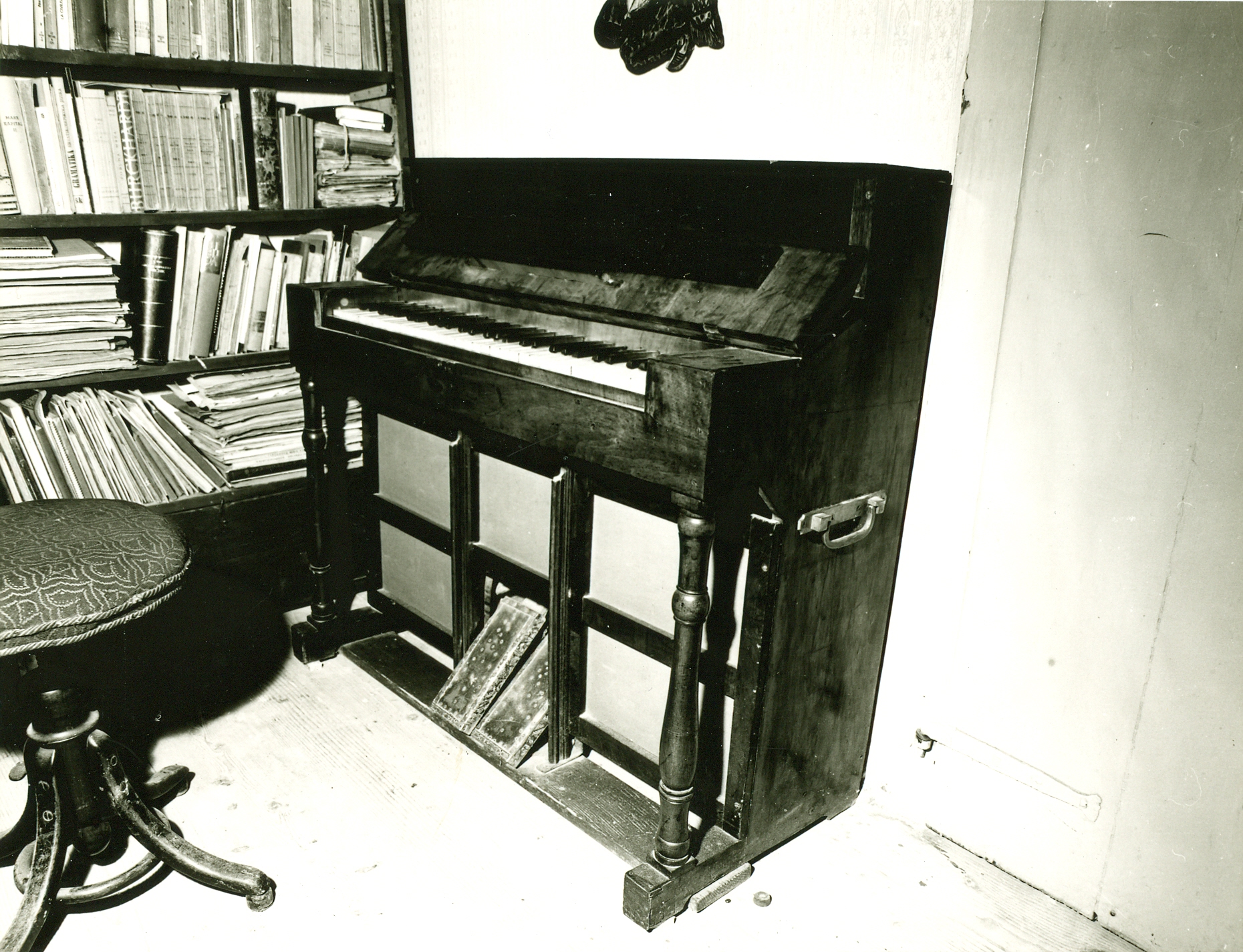 neutvrđen autor, Korčula (Korčula) - Dominikanska crkva Sv. Nikole - Harmonij - prednja strana