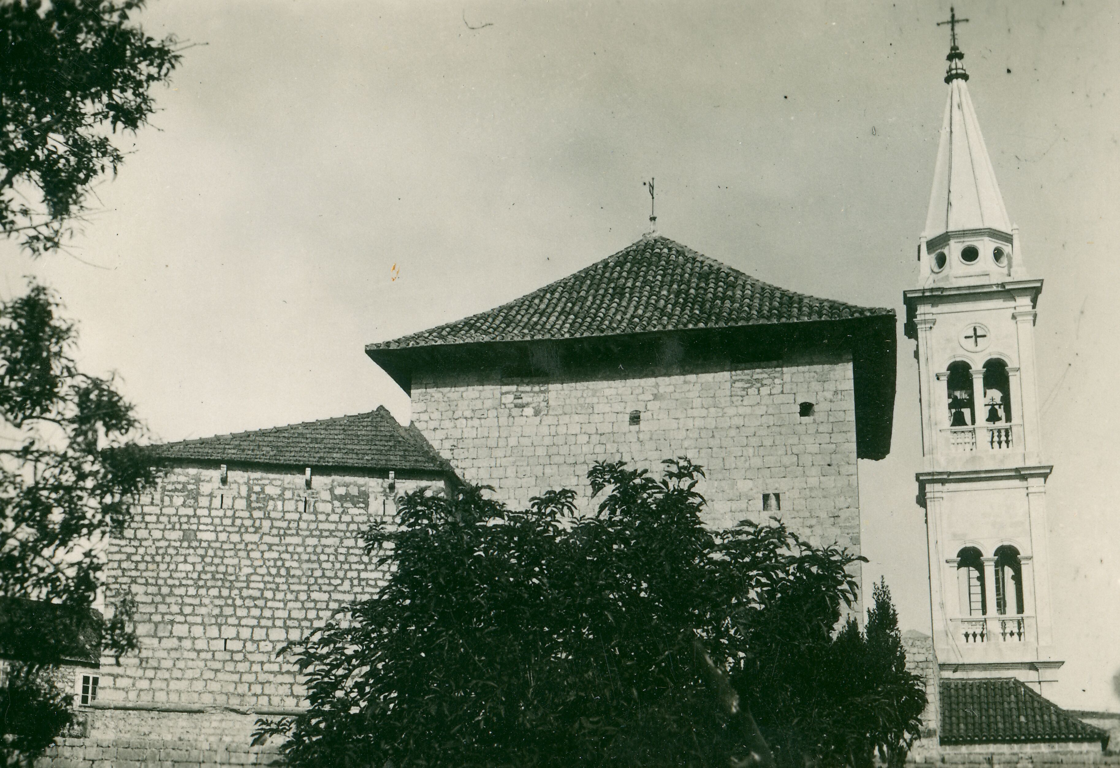 Većeslav Henneberg, Jelsa - Župna crkva Uznesenja Marijina (ranije sv. Fabijana i Sebastijana)