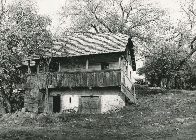 Brlog Ozaljski (Kamanje) - Tradicijska kuća, južno pročelje