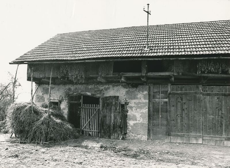 Brlog Ozaljski (Kamanje) - Gospodarska zgrada