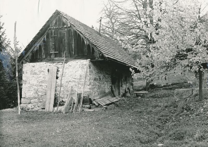 Tomašica (Ozalj) - Gospodarska zgrada