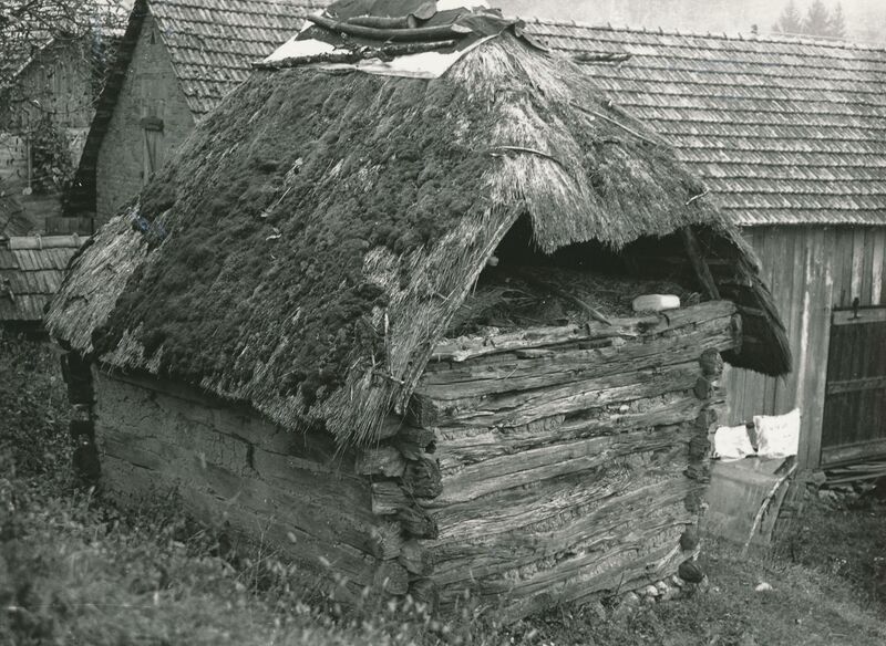 Tomašnica (Ozalj) - Drvena komora