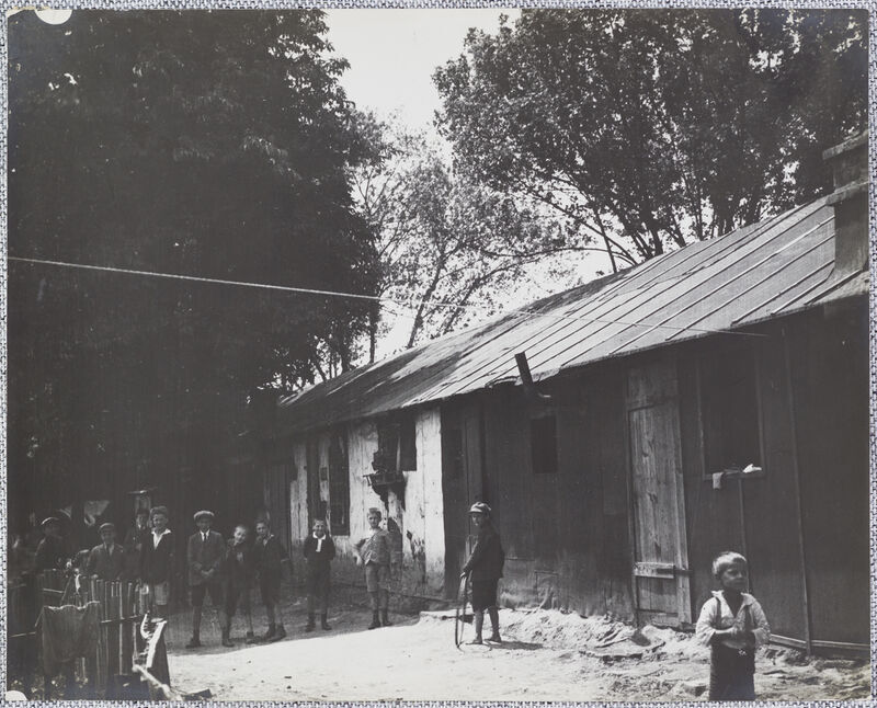 Zagreb 1924. - loši stanovi. Na Ciglani iza velike gimnazije na Rooseveltovom trgu